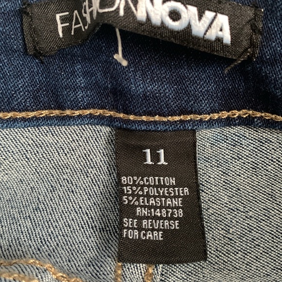 NWT Fashion Nova’s Needing Something Jeans - Dark Denim- Size 11/30 - Picture 5 of 13